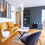 Appartement Invalides Avec Terrasse